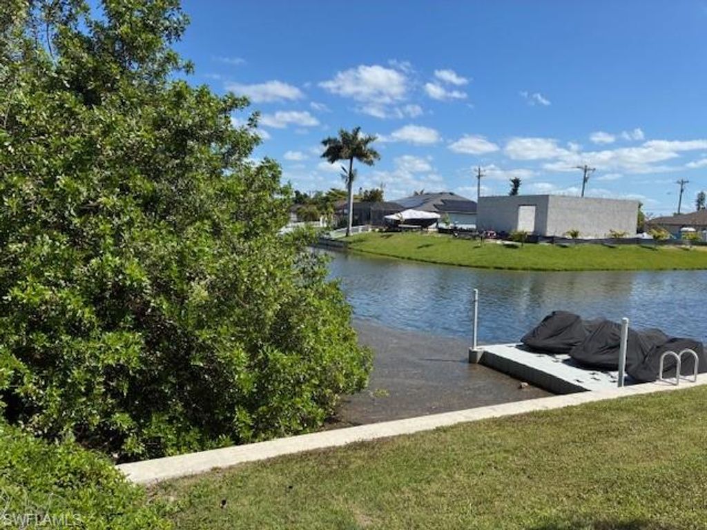 127 SE 16th PL, CAPE CORAL, FL 33990 — photo 4