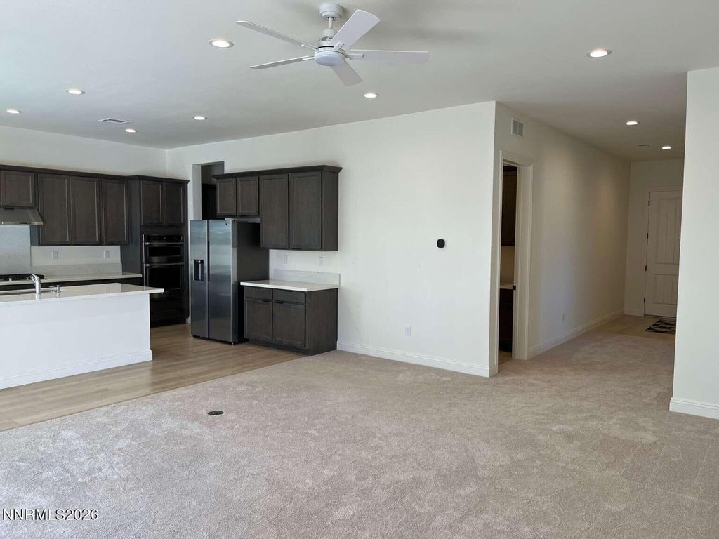 Image 4 of property listing at 7494 Fallen Grove Lane, Sparks, NV 89441