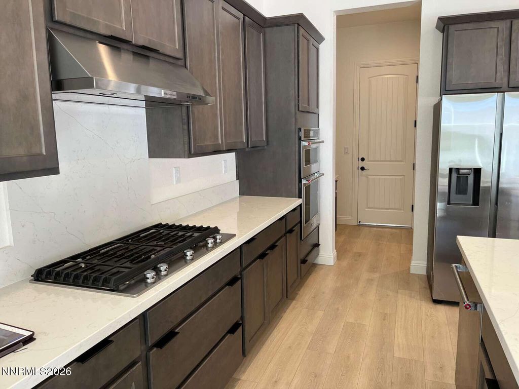 Image 5 of property listing at 7494 Fallen Grove Lane, Sparks, NV 89441