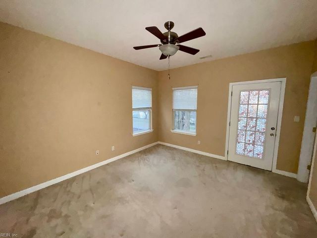 513 Water Lilly RD, Portsmouth, VA 23701