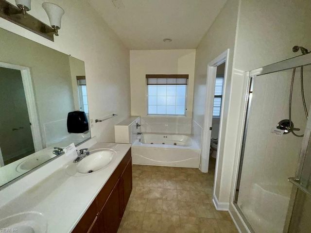 513 Water Lilly RD, Portsmouth, VA 23701