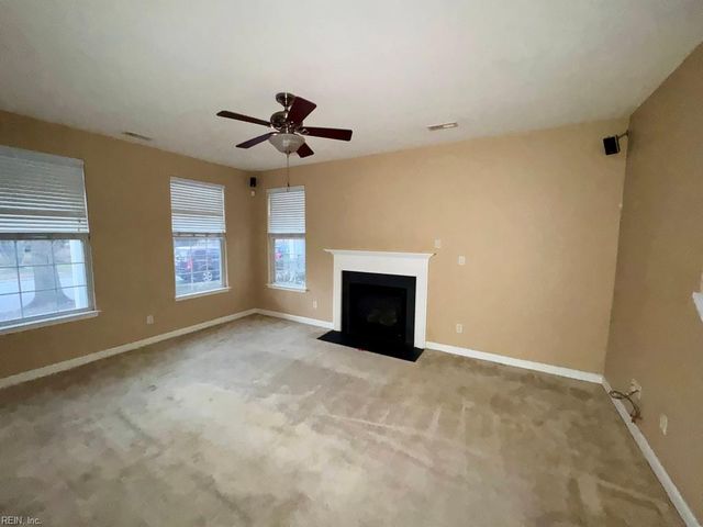 513 Water Lilly RD, Portsmouth, VA 23701