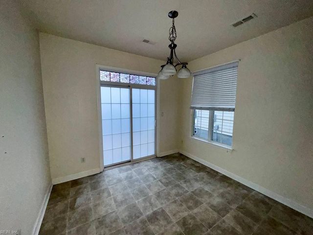 513 Water Lilly RD, Portsmouth, VA 23701