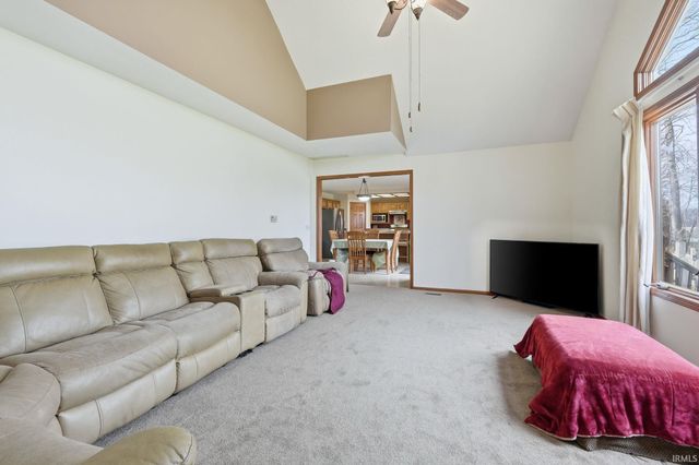 10415 Spotted Hawk Cove, Hoagland, IN 46745