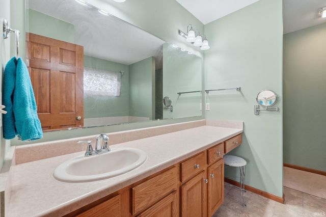 10415 Spotted Hawk Cove, Hoagland, IN 46745