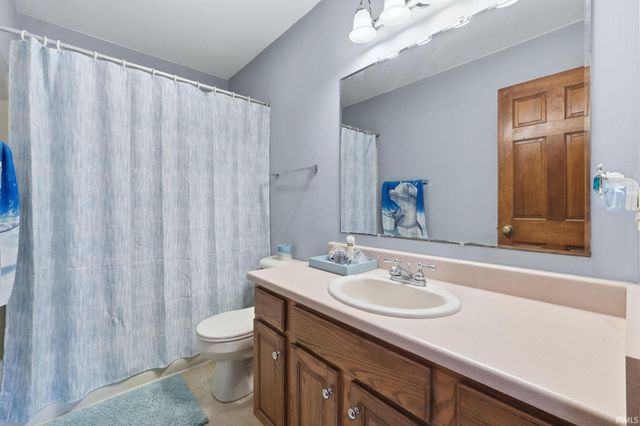 10415 Spotted Hawk Cove, Hoagland, IN 46745