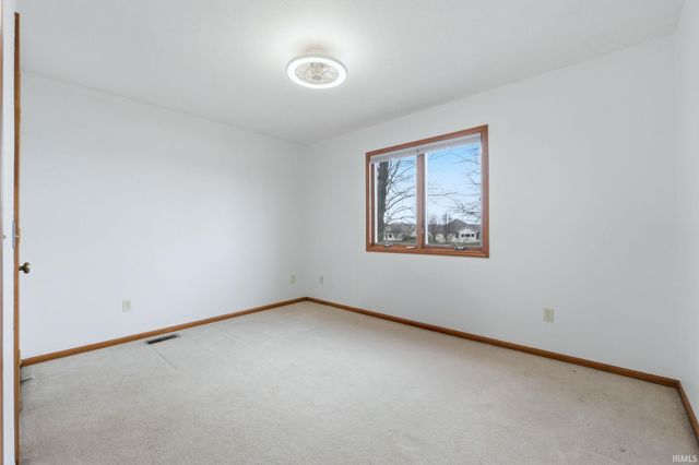 10415 Spotted Hawk Cove, Hoagland, IN 46745