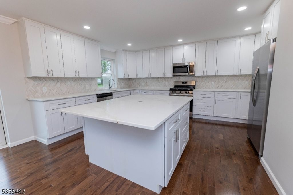 17 Old Somerville Rd, Hillsborough Twp., NJ 08844 — photo 2