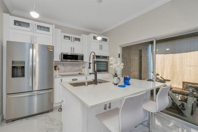 6765 LAKE ROCHESTER LANE, Gibsonton, FL 33534