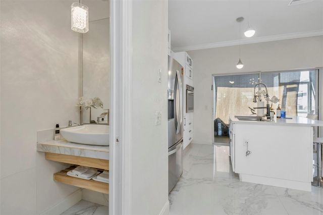 6765 LAKE ROCHESTER LANE, Gibsonton, FL 33534