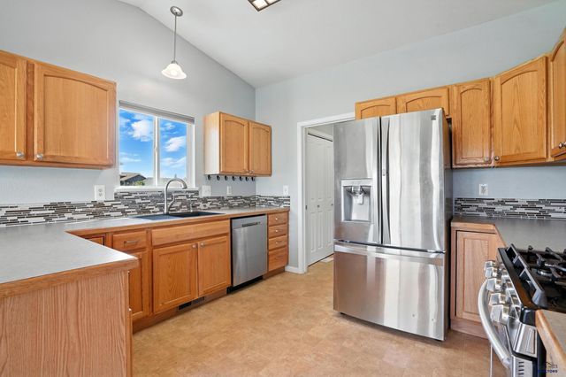 4132 PORTRUSH RD, Rapid City, SD 57702