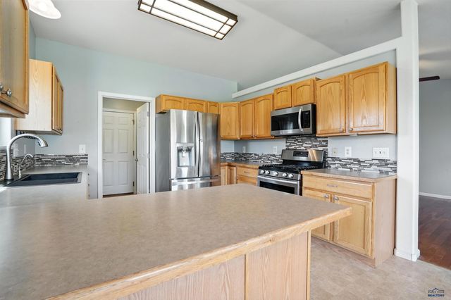 4132 PORTRUSH RD, Rapid City, SD 57702