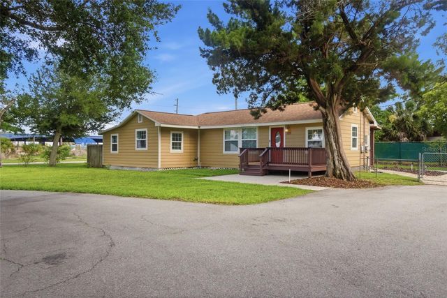 715 WYLLY AVENUE, Sanford, FL 32773