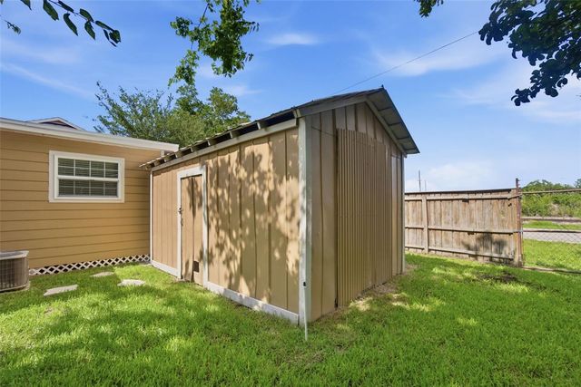 715 WYLLY AVENUE, Sanford, FL 32773
