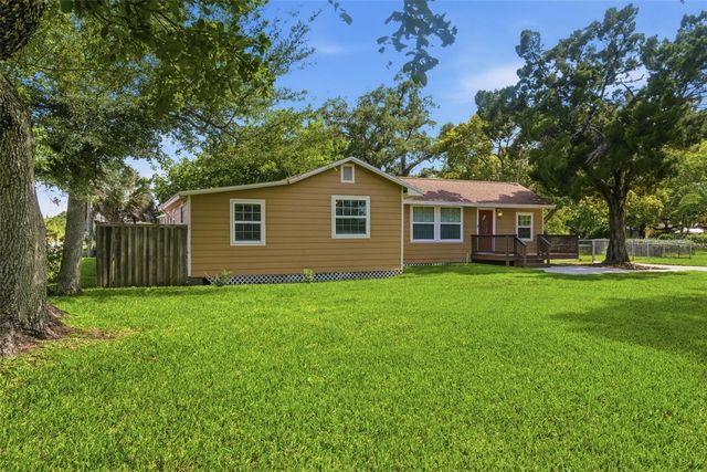 715 WYLLY AVENUE, Sanford, FL 32773