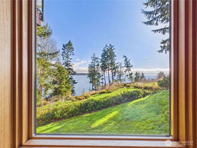 191 Old Oak Bay Road, Port Hadlock, WA 98339