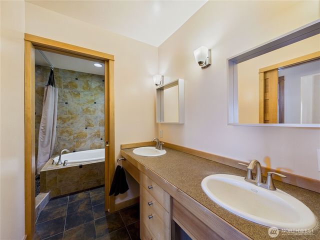 191 Old Oak Bay Road, Port Hadlock, WA 98339