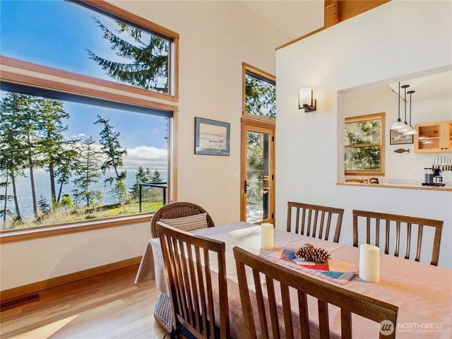 191 Old Oak Bay Road, Port Hadlock, WA 98339