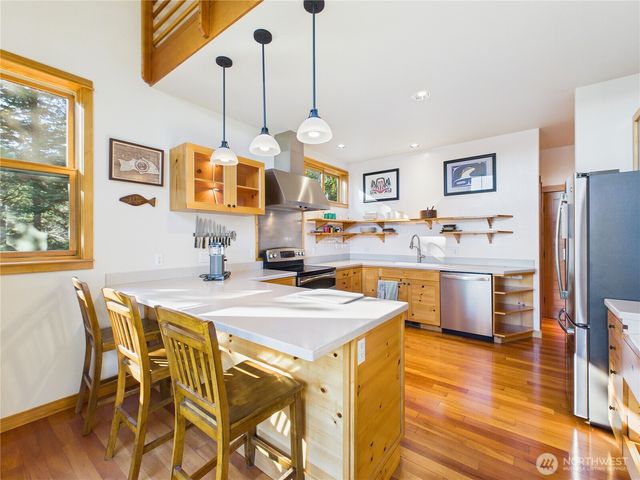 191 Old Oak Bay Road, Port Hadlock, WA 98339