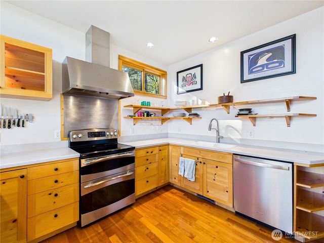 191 Old Oak Bay Road, Port Hadlock, WA 98339