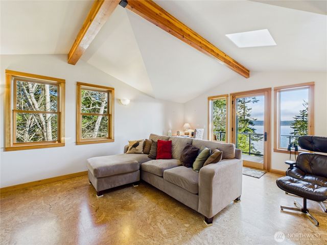 191 Old Oak Bay Road, Port Hadlock, WA 98339