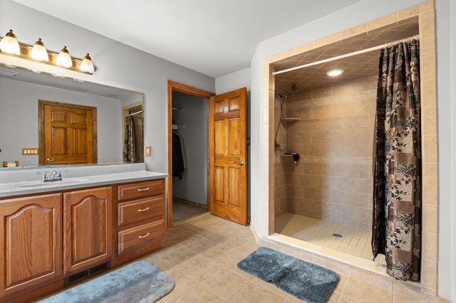5650 Grace Lane, Almont, MI 48003