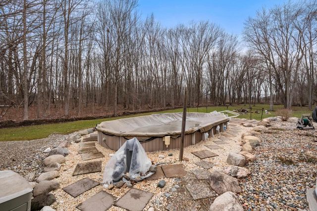 5650 Grace Lane, Almont, MI 48003