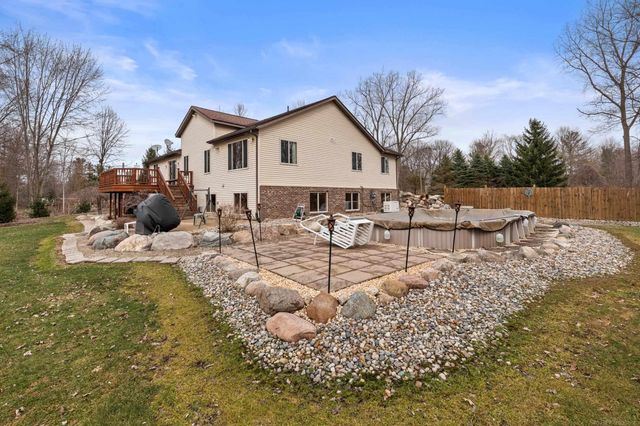5650 Grace Lane, Almont, MI 48003
