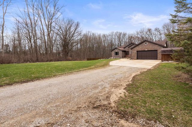 5650 Grace Lane, Almont, MI 48003