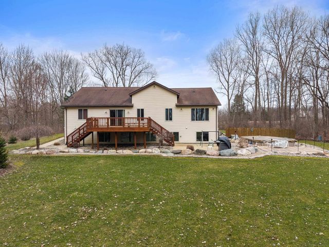 5650 Grace Lane, Almont, MI 48003