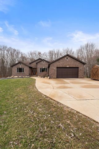 5650 Grace Lane, Almont, MI 48003