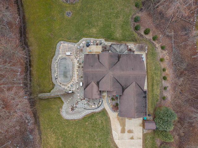 5650 Grace Lane, Almont, MI 48003