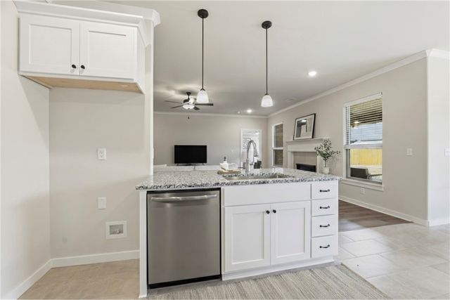2167 S Magnificent Loop, Fayetteville, AR 72701