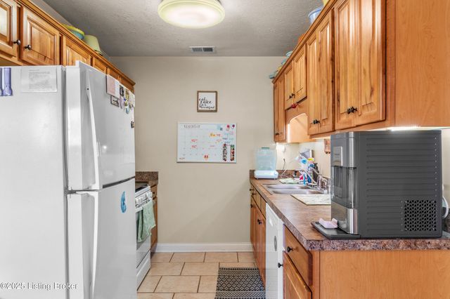 5007 Ramona Ln, Louisville, KY 40272