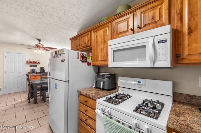 5007 Ramona Ln, Louisville, KY 40272