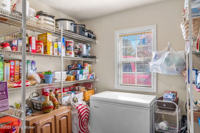 5007 Ramona Ln, Louisville, KY 40272