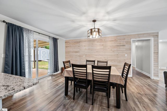 208 Pinewood Drive, Taylors, SC 29687