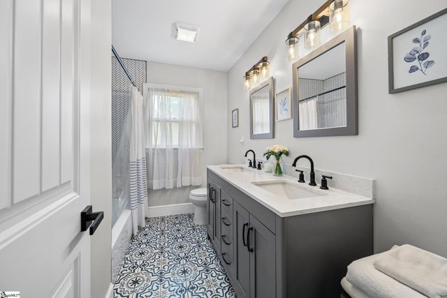 208 Pinewood Drive, Taylors, SC 29687