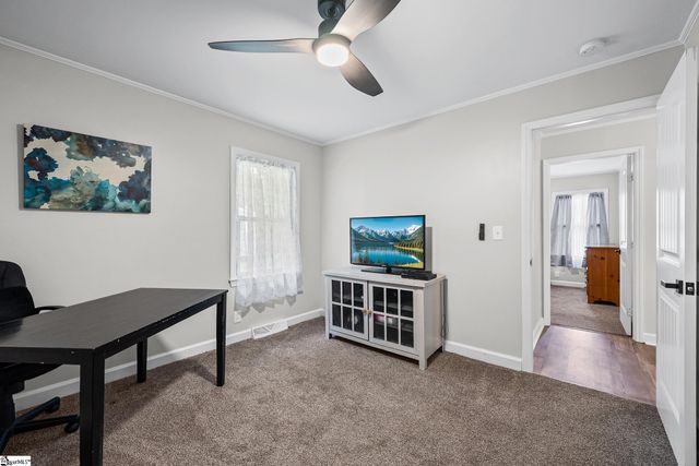 208 Pinewood Drive, Taylors, SC 29687