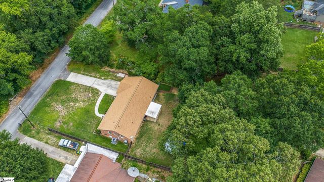 208 Pinewood Drive, Taylors, SC 29687