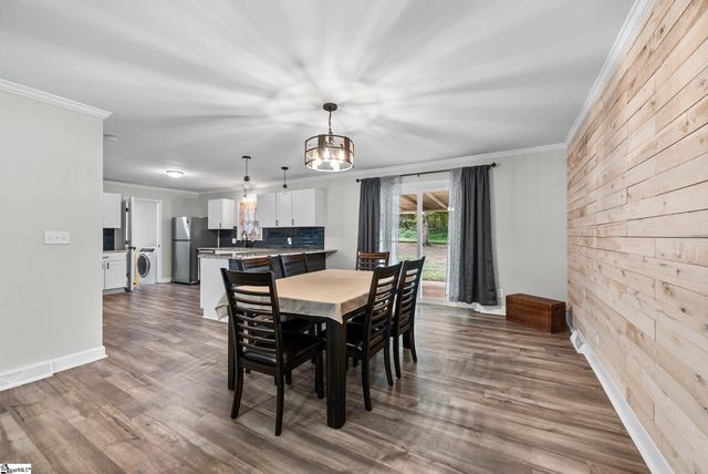 208 Pinewood Drive, Taylors, SC 29687