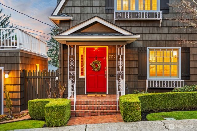 2205 N Tacoma Avenue, Tacoma, WA 98403