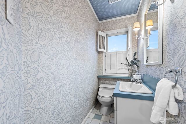 2205 N Tacoma Avenue, Tacoma, WA 98403