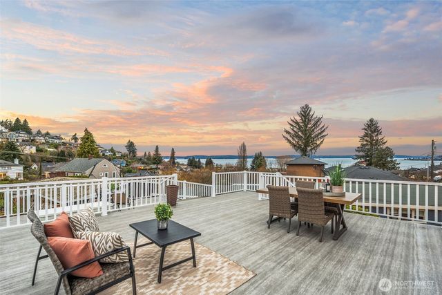 2205 N Tacoma Avenue, Tacoma, WA 98403