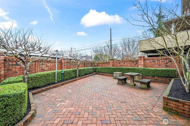 2205 N Tacoma Avenue, Tacoma, WA 98403