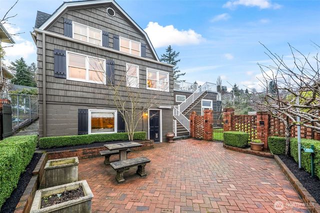 2205 N Tacoma Avenue, Tacoma, WA 98403