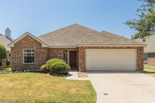 1900 Creek Crossing Drive, Fort Worth, TX 76247