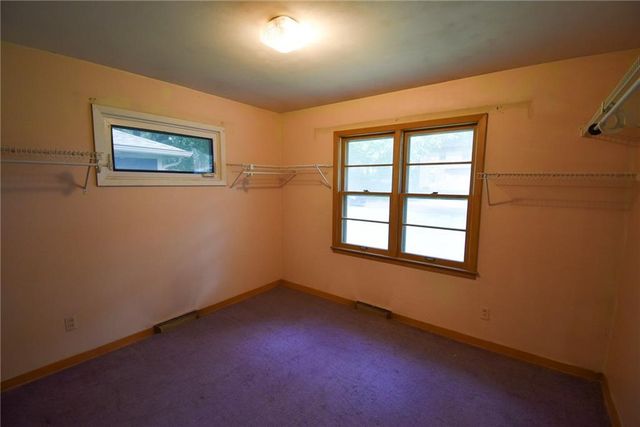 7301 W 89th Street, Overland Park, KS 66212