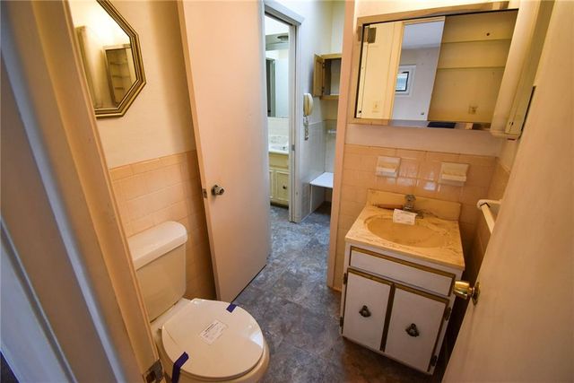 7301 W 89th Street, Overland Park, KS 66212
