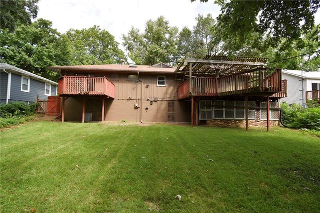 7301 W 89th Street, Overland Park, KS 66212